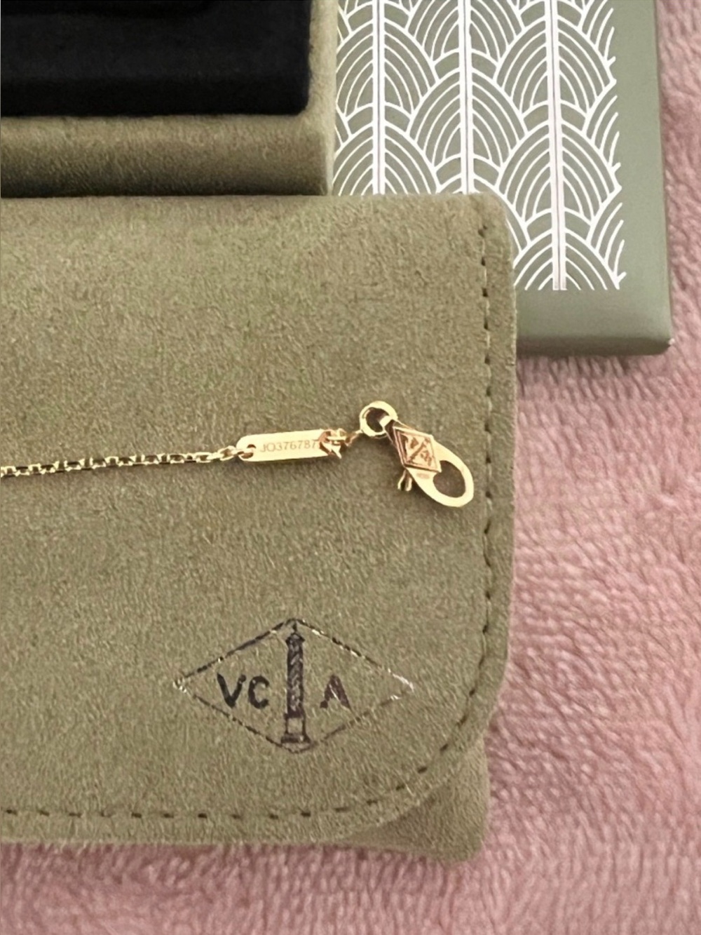 Van Cleef & Arpels Gold Alhambra Bracelet - Picture 4 of 6